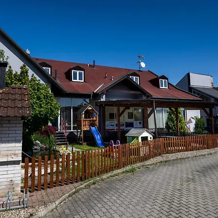Szálloda & Centrum Palmira 3*