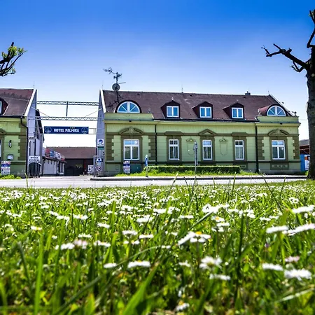 & Centrum Palmira Uherský Brod