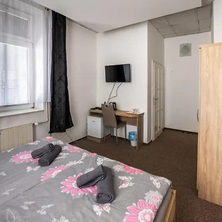 Hotel & Centrum Palmira 3*