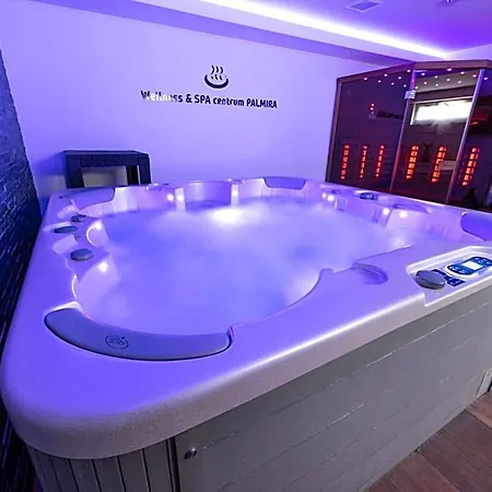 & Centrum Palmira Szálloda 3*