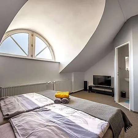 & Centrum Palmira Szálloda Uherský Brod
