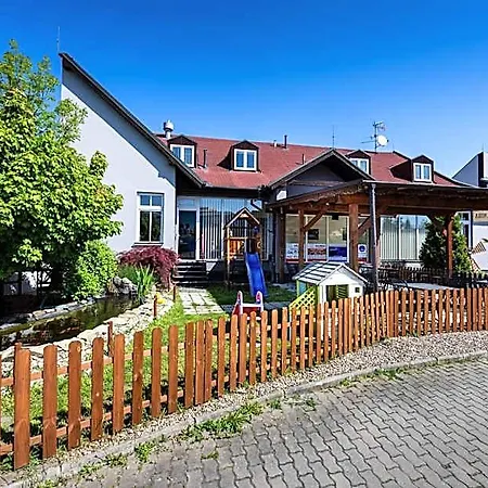 & Centrum Palmira Szálloda 3*