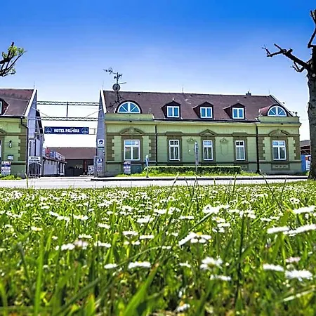 Szálloda & Centrum Palmira